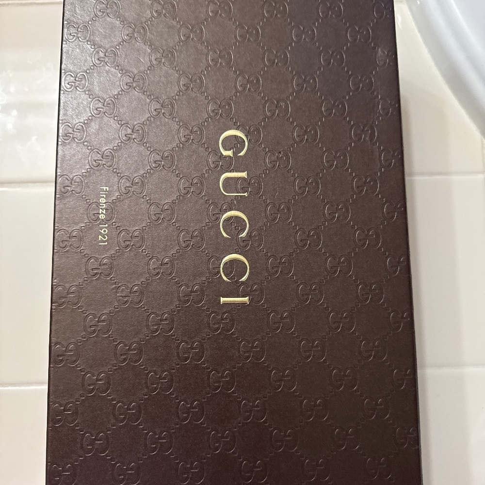 Gucci shoe box